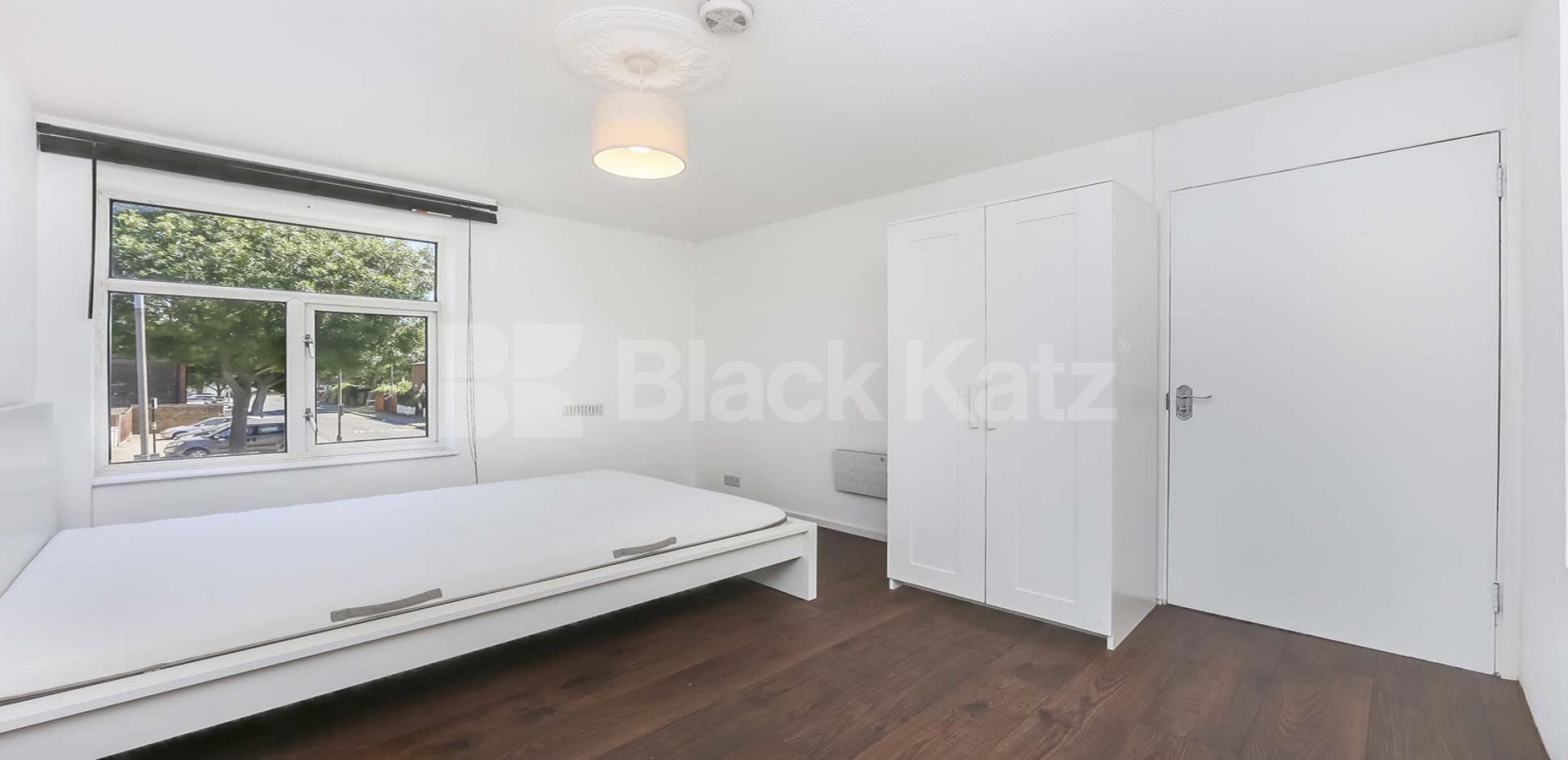 			NEW INSTRUCTION , 4 Bedroom, 1 bath, 1 reception House			 Dunston Road, Clapham Junction